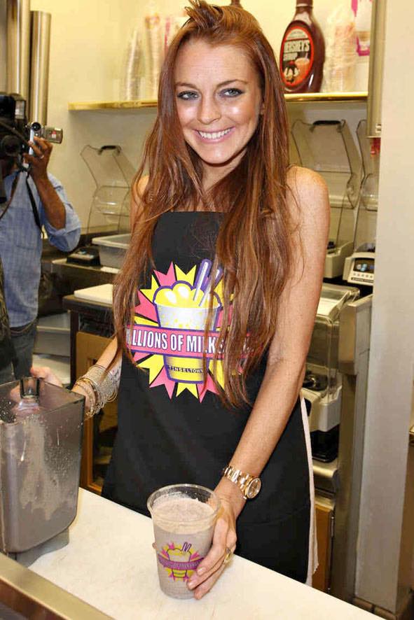 Lindsay Lohan makes celebrity milkshake in Hollywood