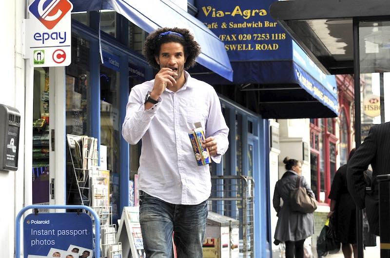 England's David James spotted with Jaffa Cakes