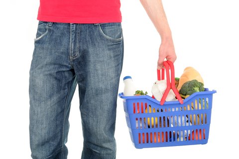 US retail staple food prices edge higher in Q2