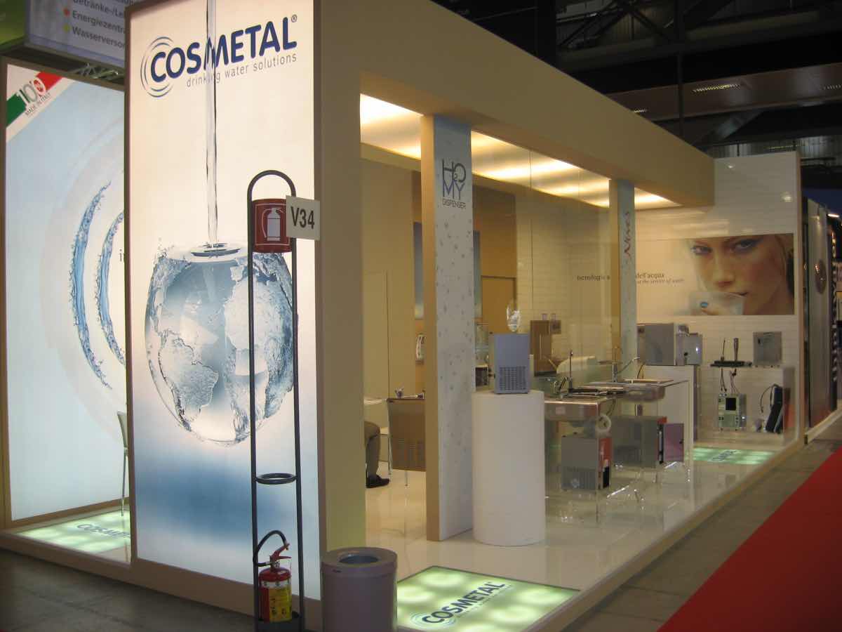 Cosmetal set for autumn launches