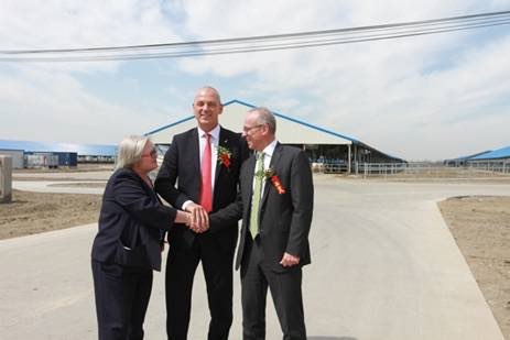 Fonterra to invest in two new farms in China