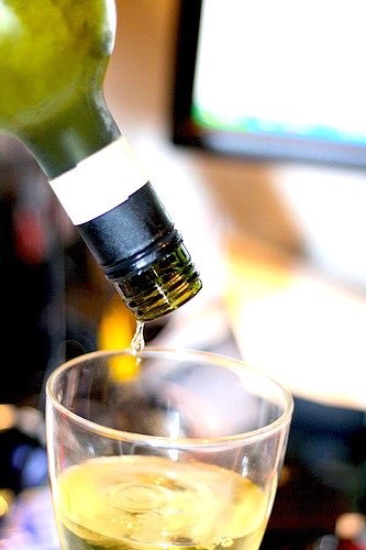 Fine wine investors should diversify, says research