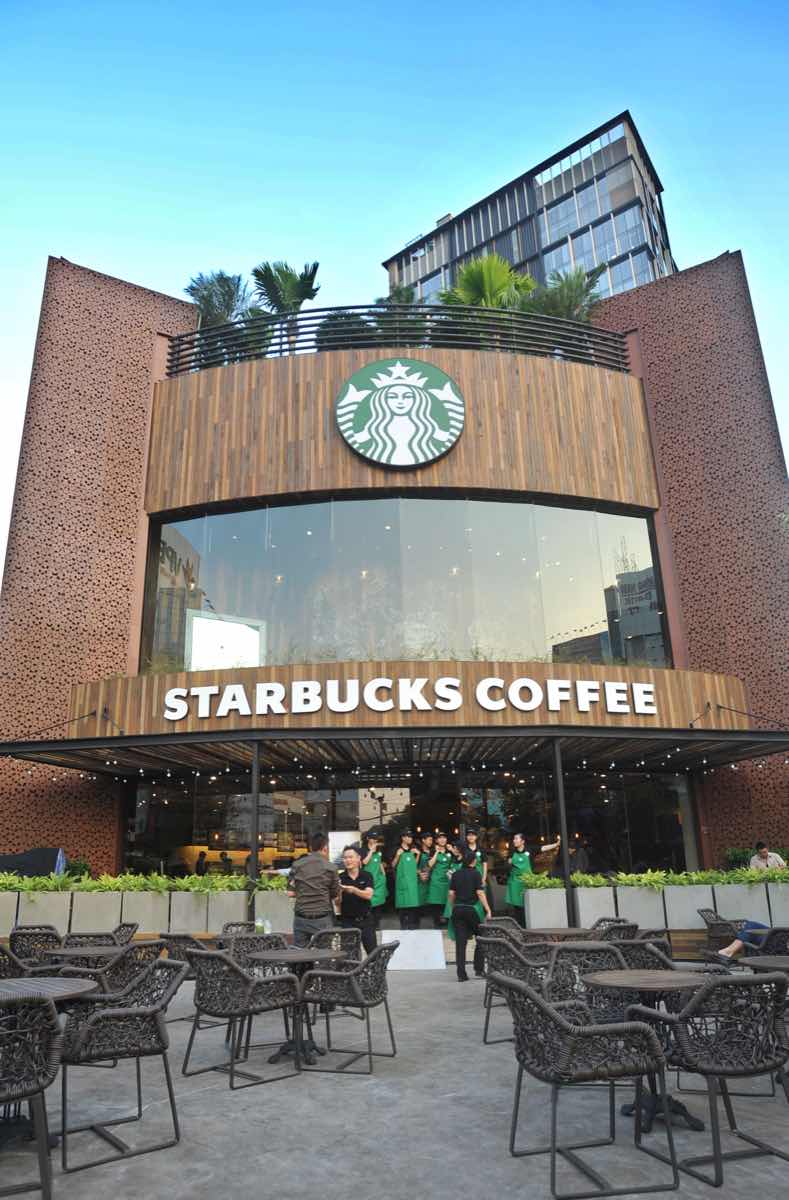 Starbucks debuts flagship store in Vietnam