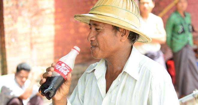 Muhtar Kent inaugurates Coca-Cola bottling plant in Myanmar
