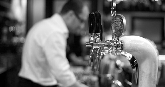 Recruitment levels in UK pubs and bars grow 33% over the past year