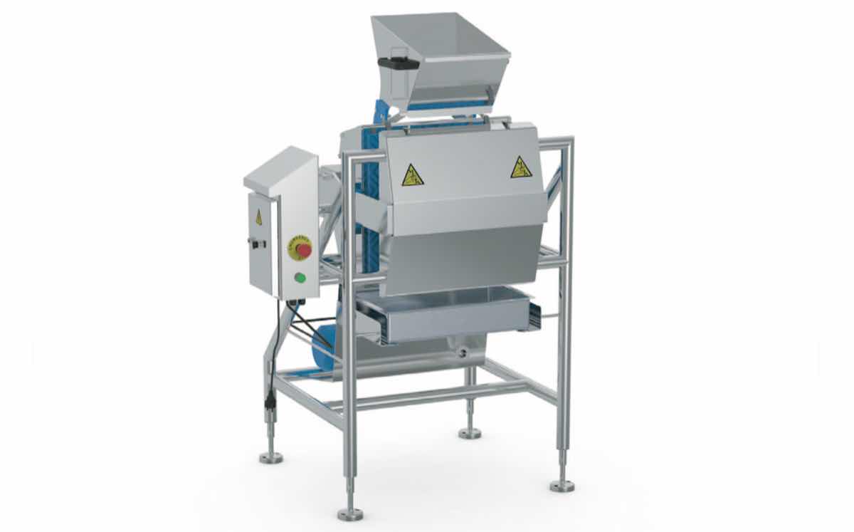 Dutch firm's cold press machine 'squeezes fruit more gently'