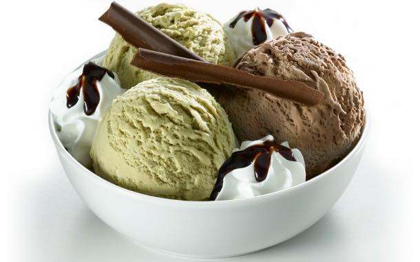 70% of diners choose ice cream as most popular dessert accompaniment