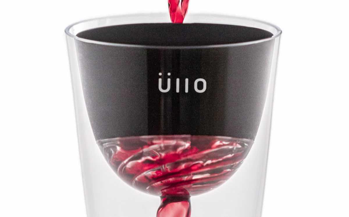 The Üllo filter removes the sulfites used to preserve wine.