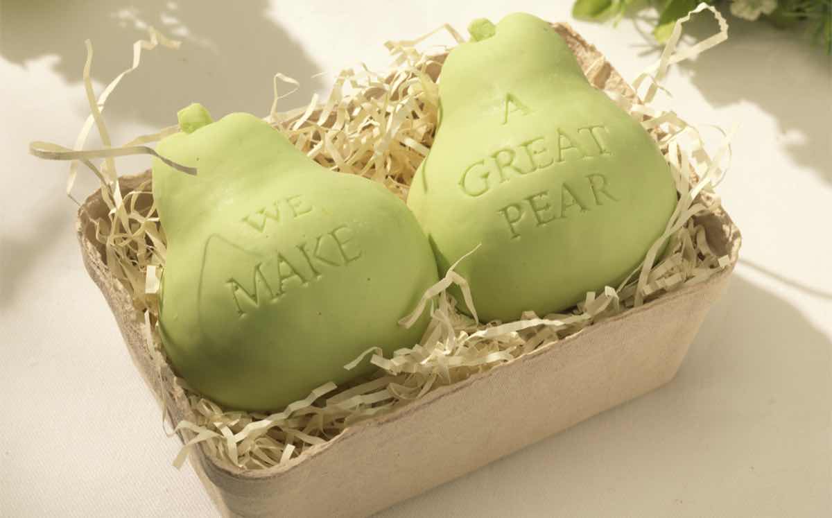 Choc on Choc has created a twosome of pears that say 'we make a great pear'…
