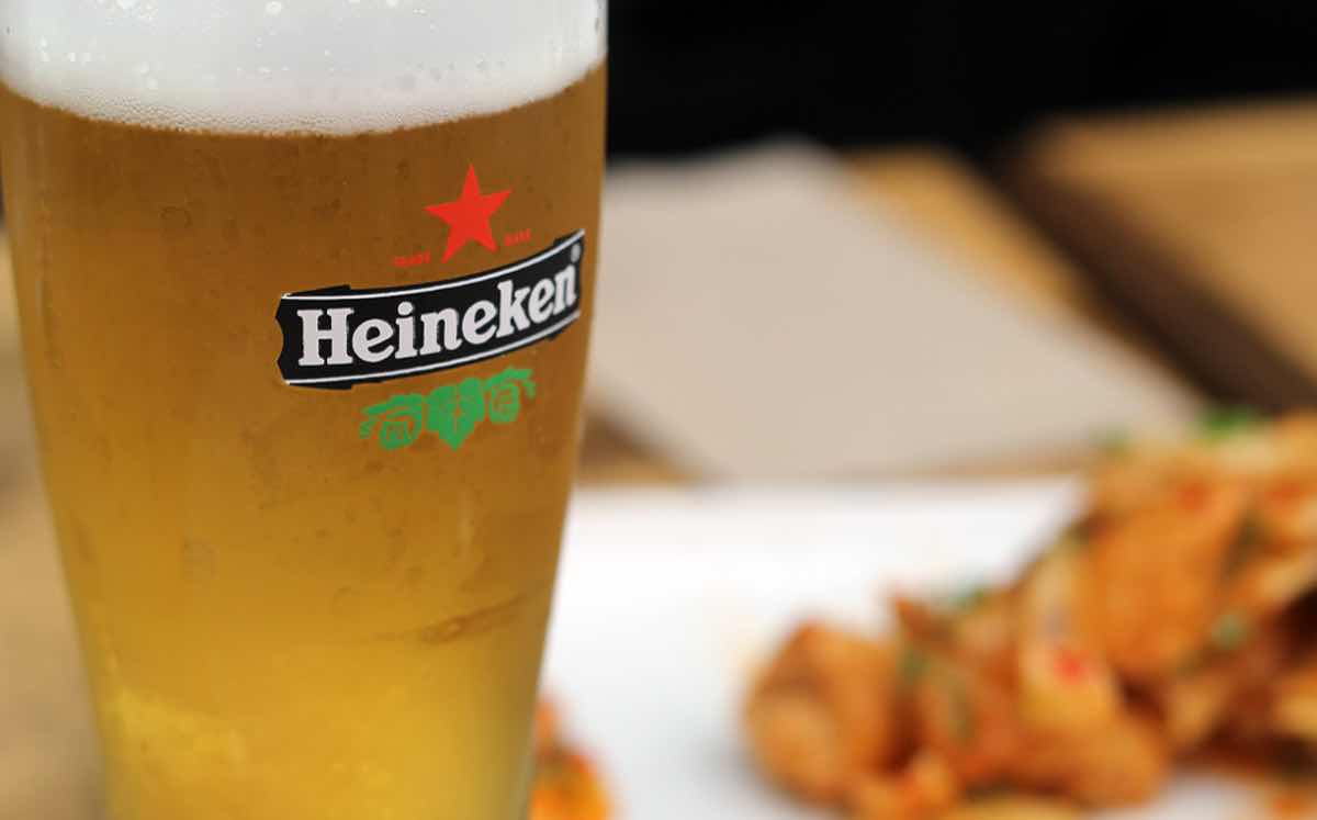 Heineken offers to sell pubs in bid to ease competition concerns