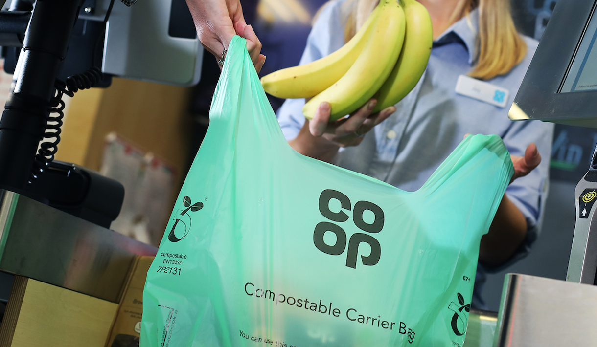 The Co-op announces a ban on its single-use plastic carriers