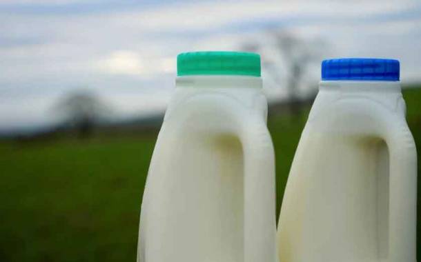 Müller rolls out lower-plastic, recyclable milk cap in the UK