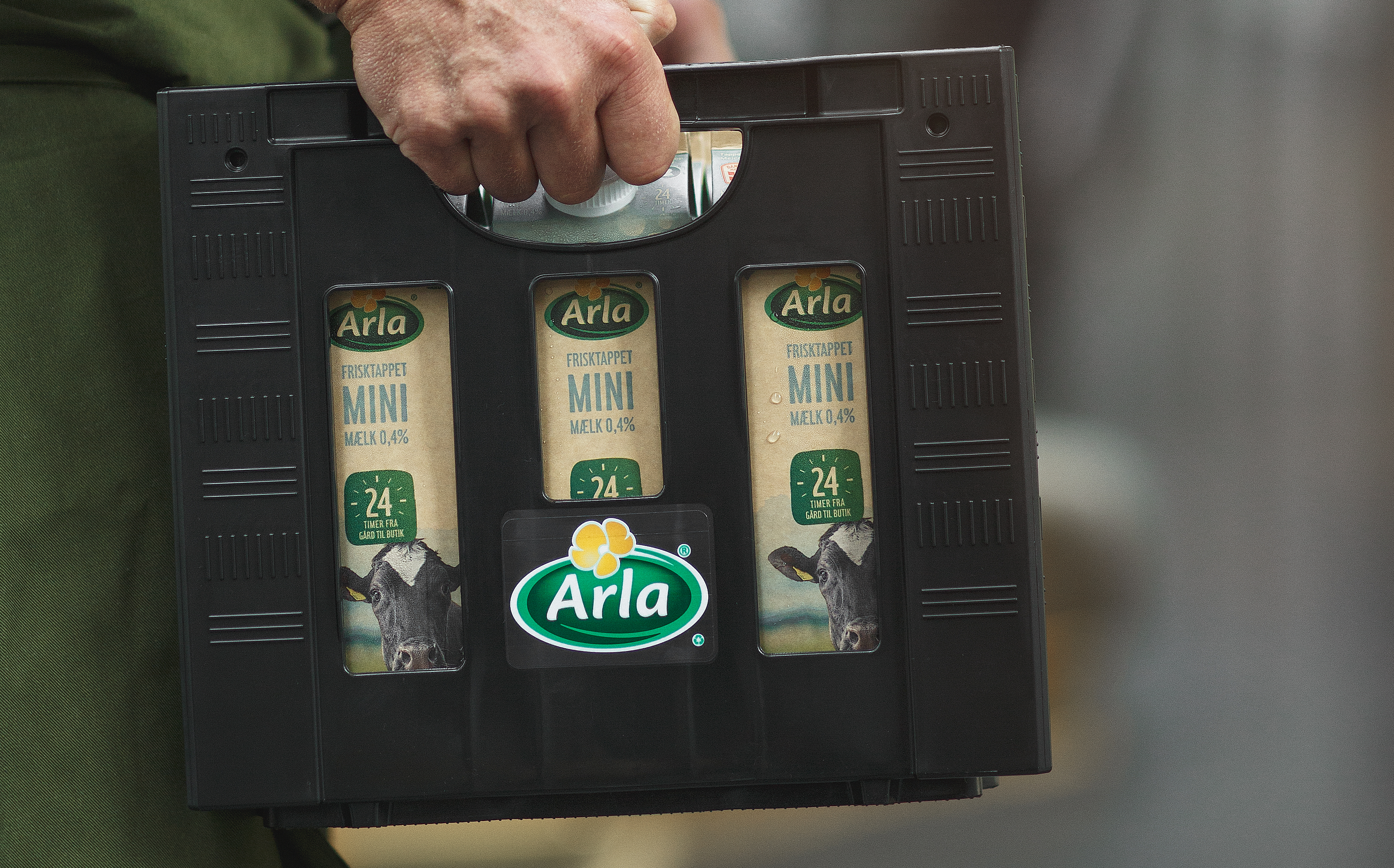 Arla to cut CO2 emissions with recycled plastic milk crates