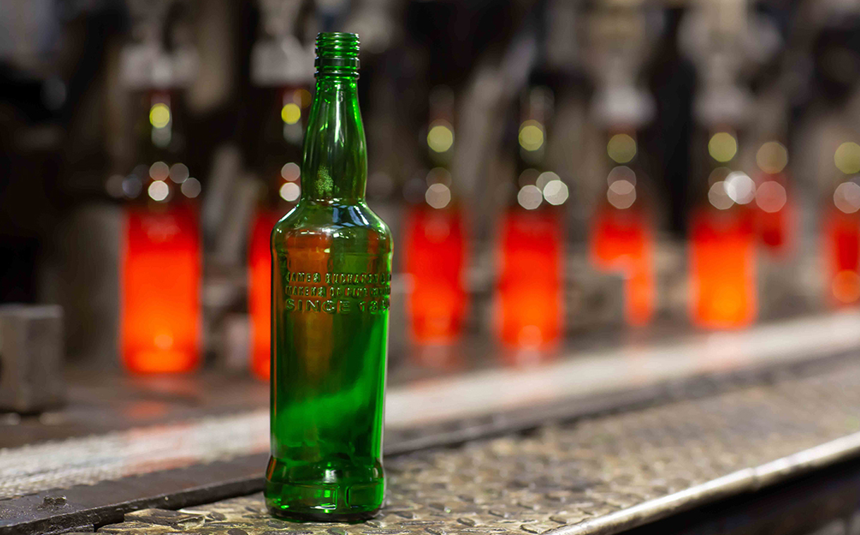 Diageo trials low-carbon glass whisky bottle